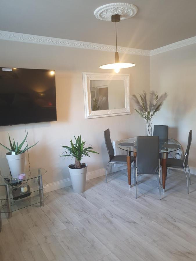 River View Apartment Suite Cork Esterno foto